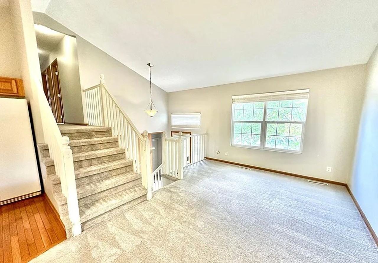 7407 S 176th Cir - Photo 2 of 11