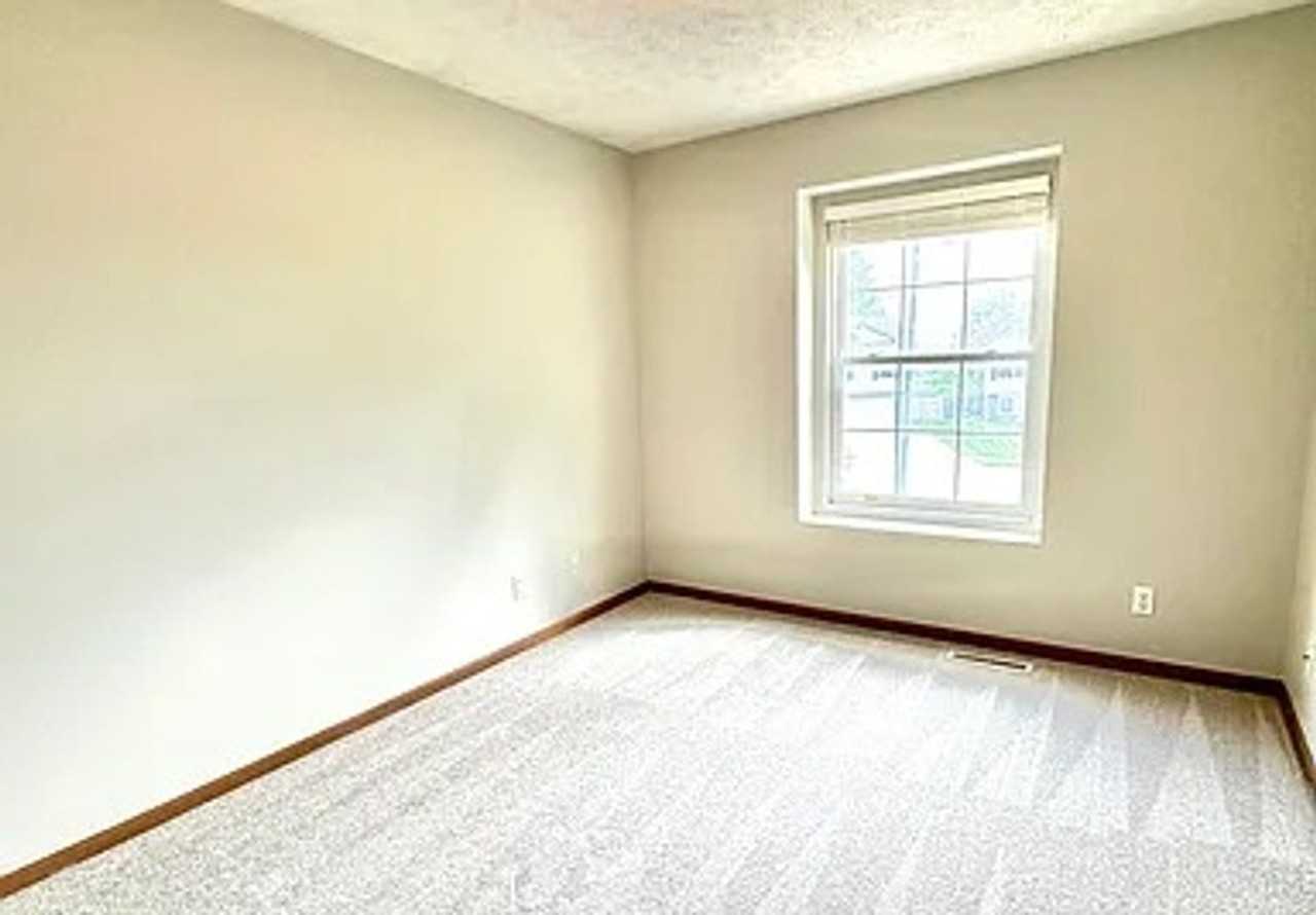 7407 S 176th Cir - Photo 7 of 11