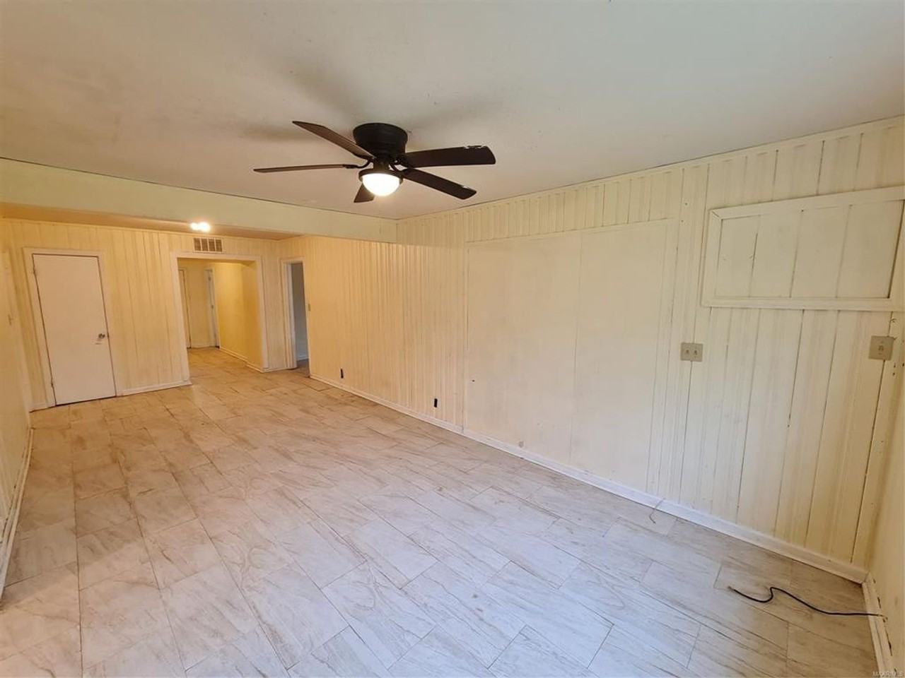 1220 Lynwood Dr - Photo 5 of 38