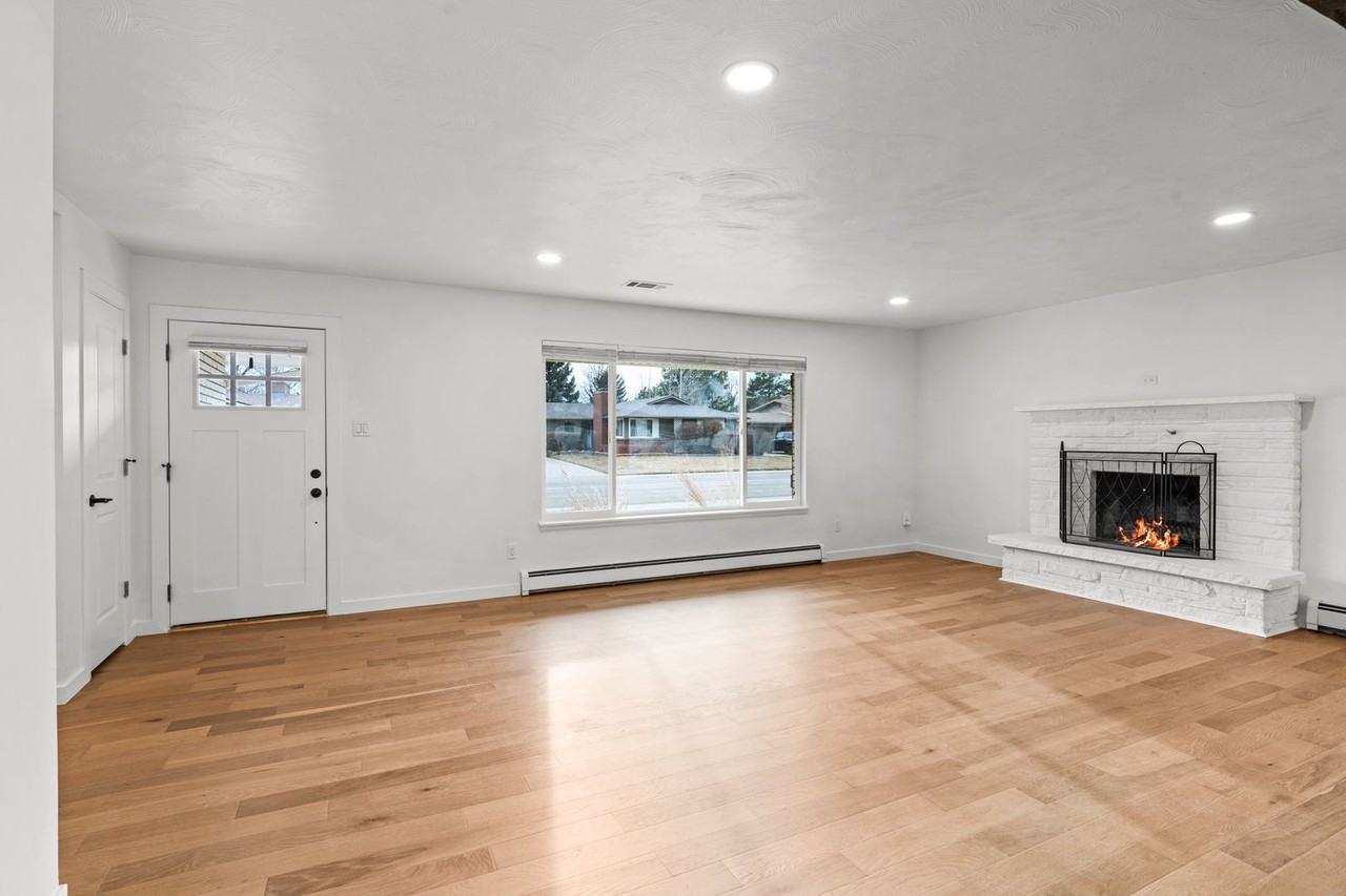 1440 Northwestern Rd - Photo 2 of 41