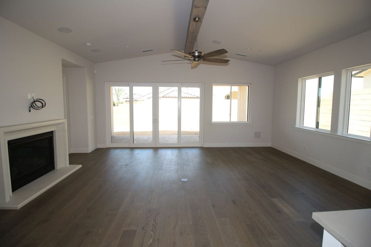 2104 E Las Palmas Dr - Photo 2 of 28