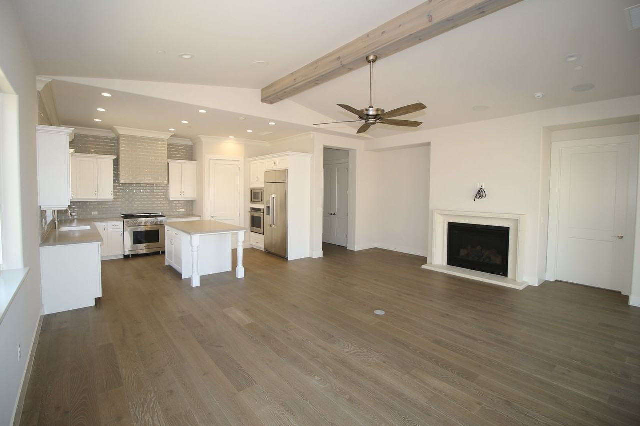 2104 E Las Palmas Dr - Photo 5 of 28