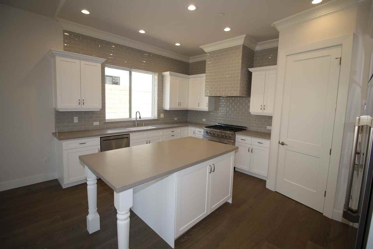 2104 E Las Palmas Dr - Photo 7 of 28
