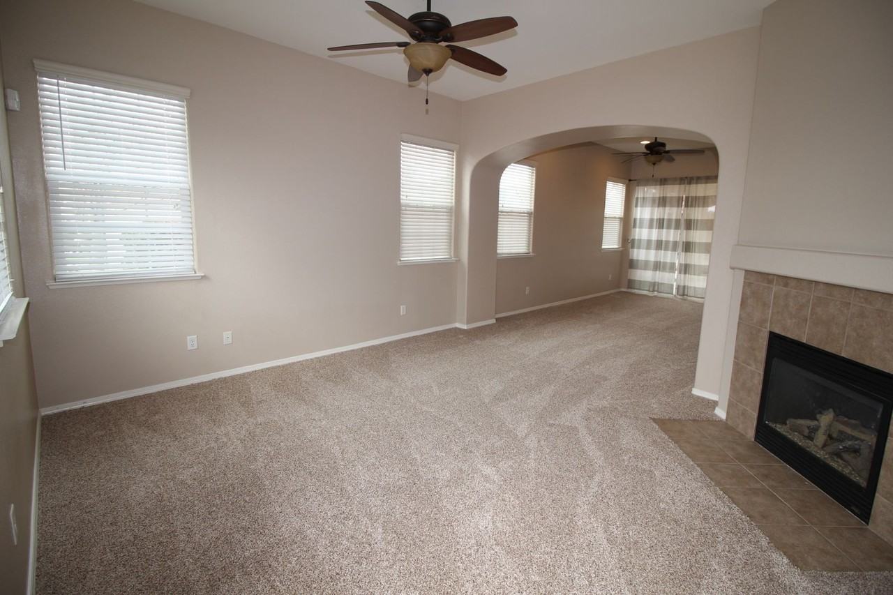 4044 W Peach Tree Ln - Photo 2 of 19