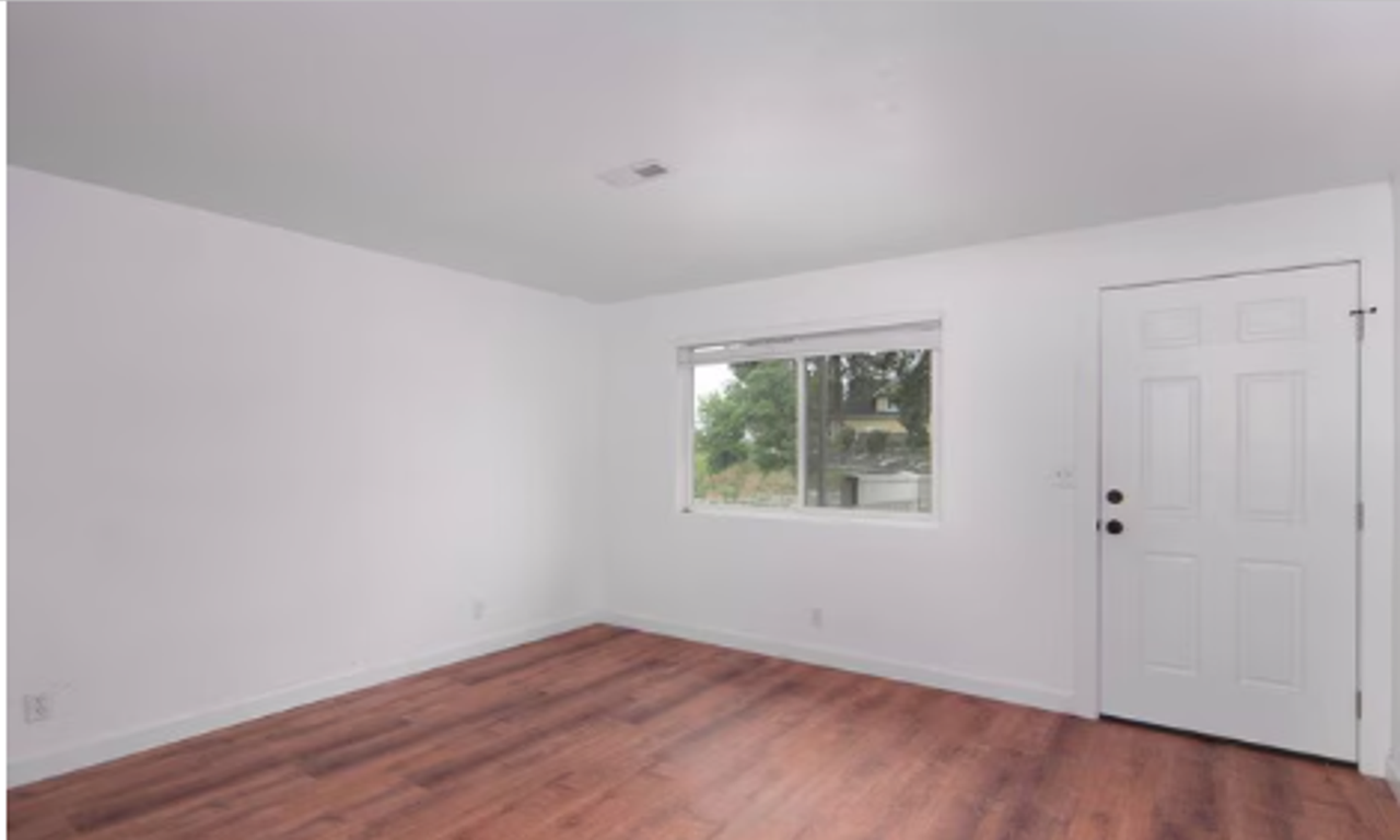 3608 N Monroe St - Photo 2 of 12