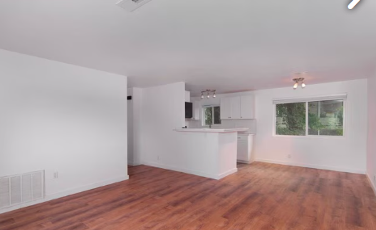 3608 N Monroe St - Photo 3 of 12
