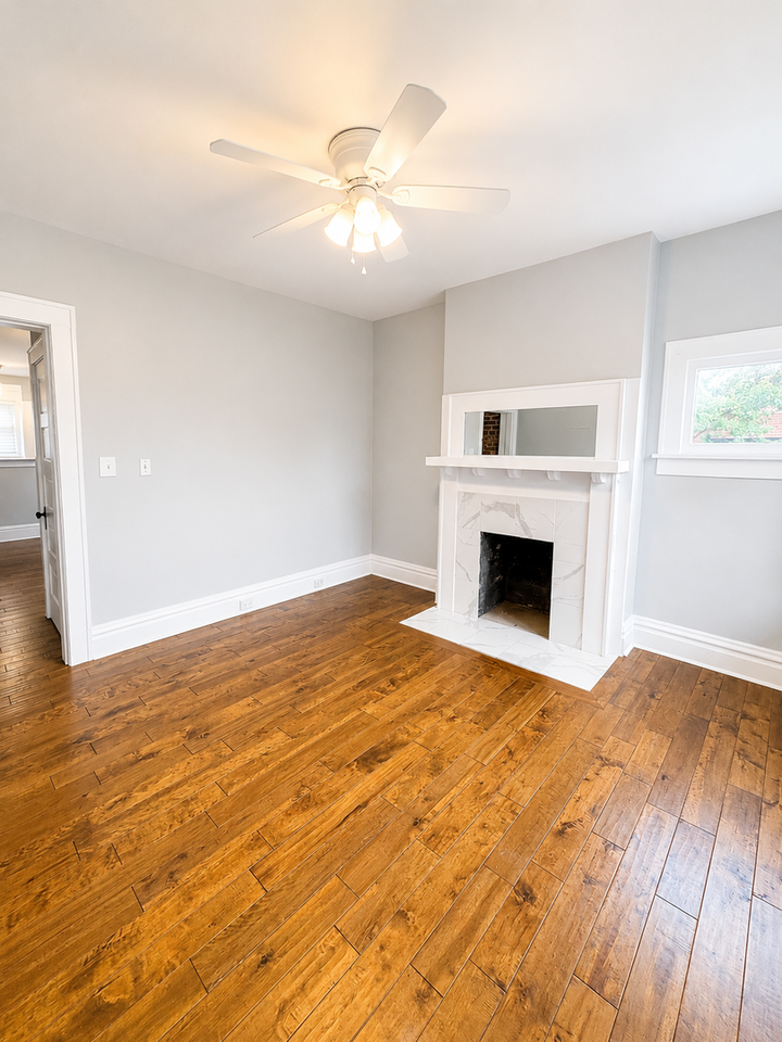 390 E Whittier St - Photo 4 of 22