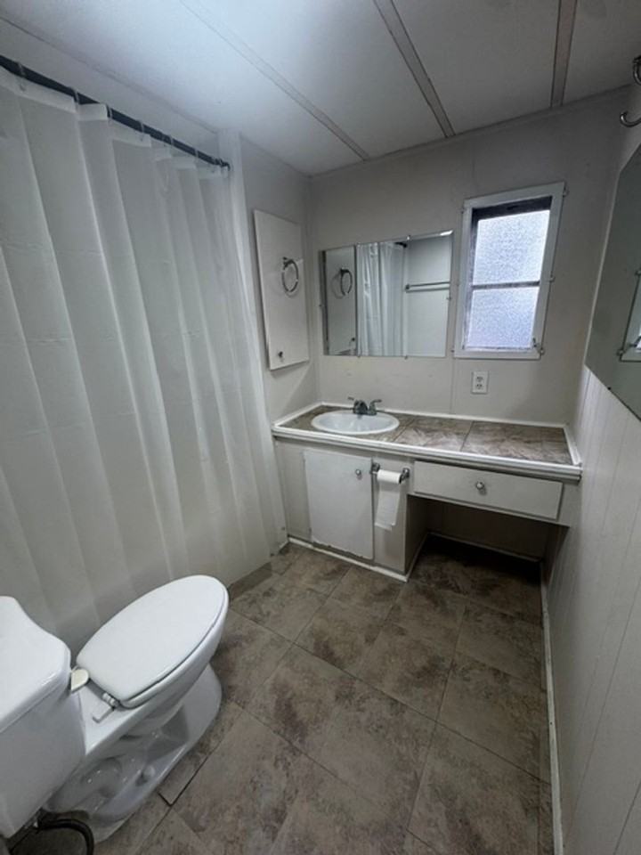7213 Commons Blvd - Photo 2 of 9