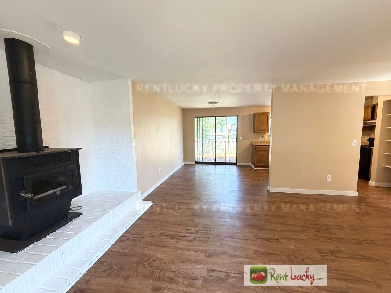 2516 S 284th St - Photo 2 of 34
