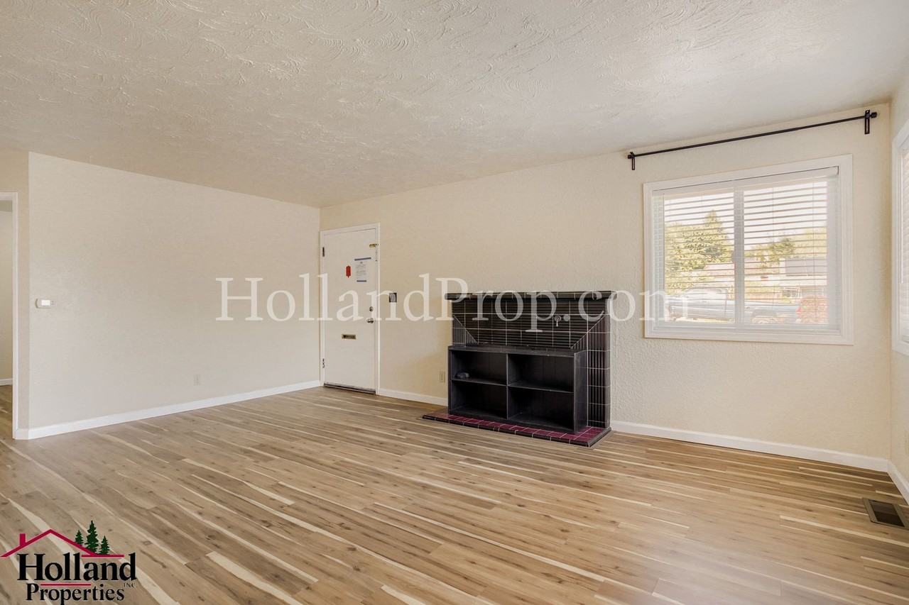 11436 Se 33rd Ave - Photo 5 of 22
