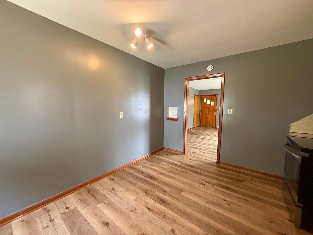 2051 N Main St - Photo 6 of 14