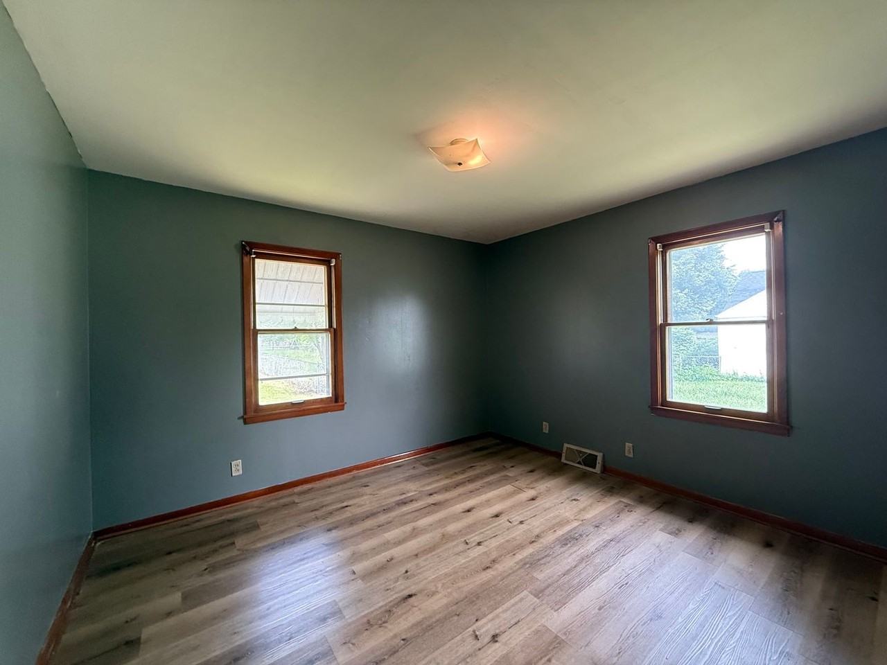 2051 N Main St - Photo 7 of 14