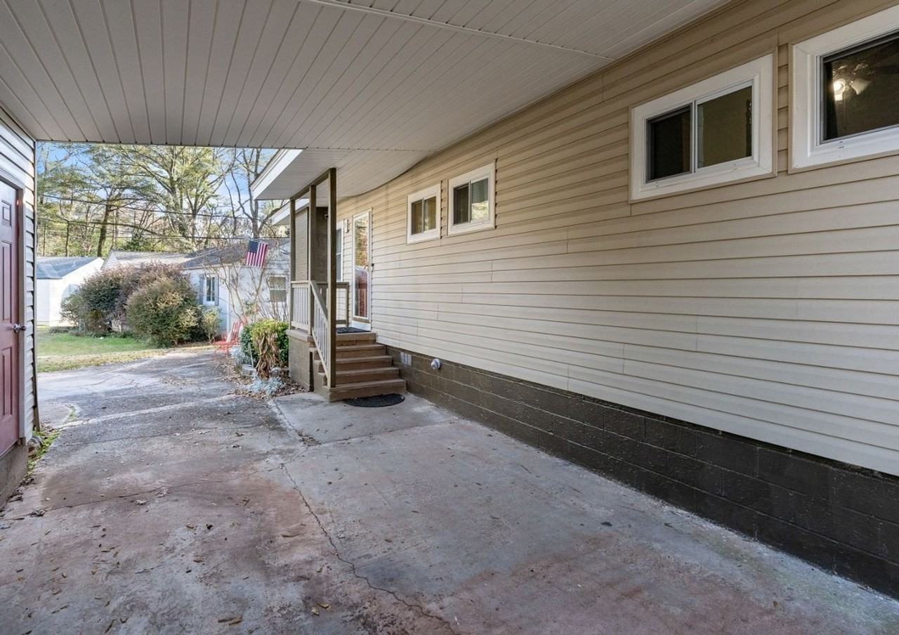 212 Stacy St - Photo 3 of 20