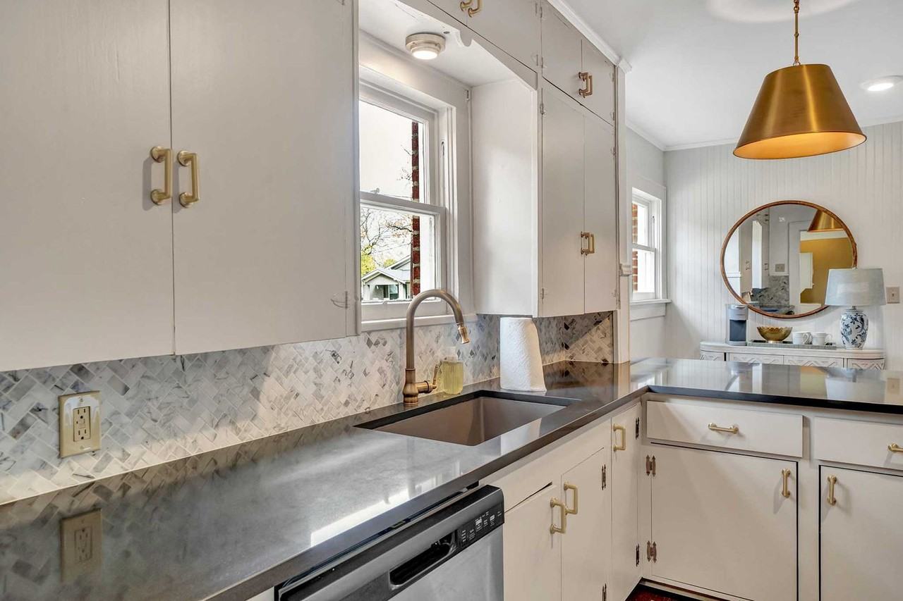 606 W Dobbs St - Photo 7 of 11