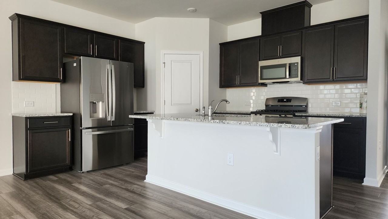 2340 Chert Ln - Photo 3 of 25
