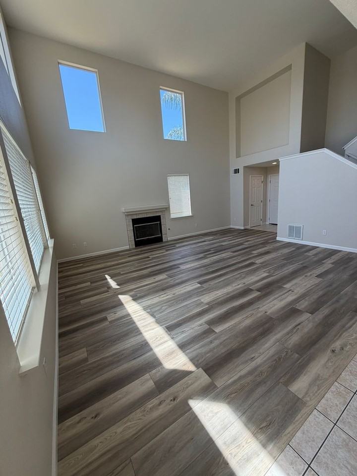 1810 Baylor Ln - Photo 3 of 30