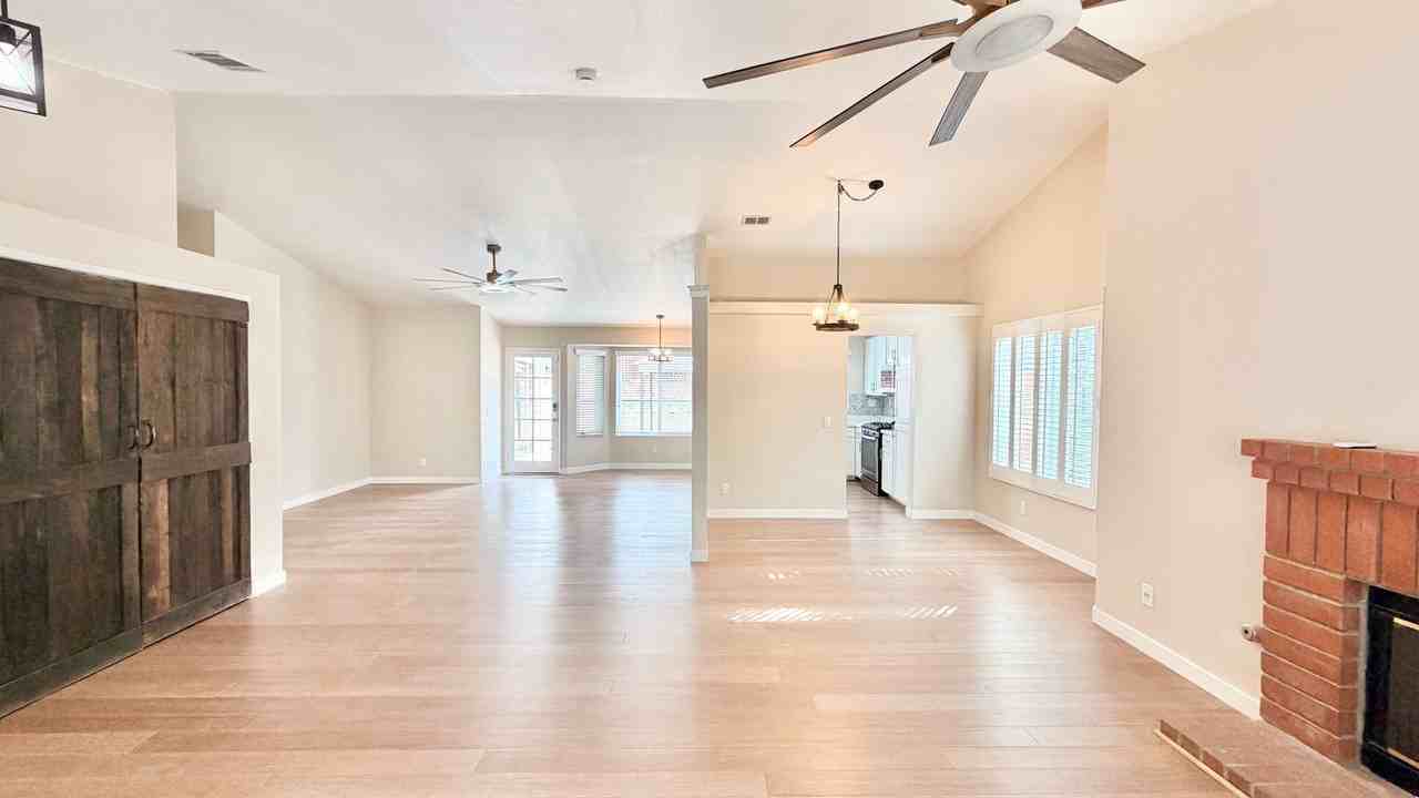 22678 Cervera Rd - Photo 6 of 41