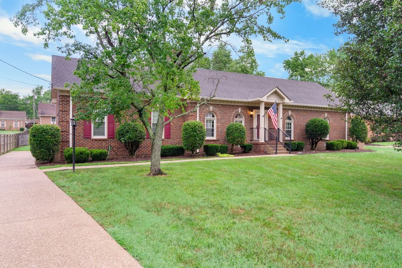 105 Walnut Ct - Photo 4 of 26