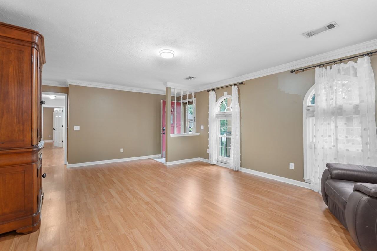 105 Walnut Ct - Photo 6 of 26