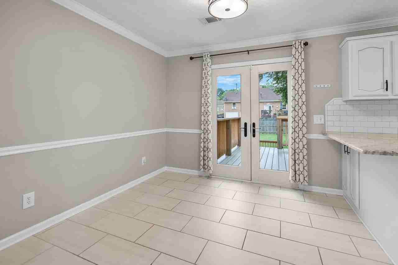 105 Walnut Ct - Photo 7 of 26