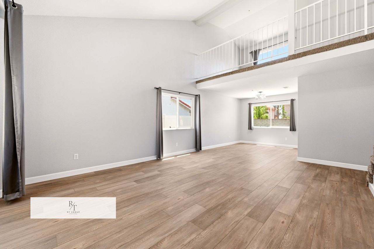 16933 Farwell St - Photo 5 of 30