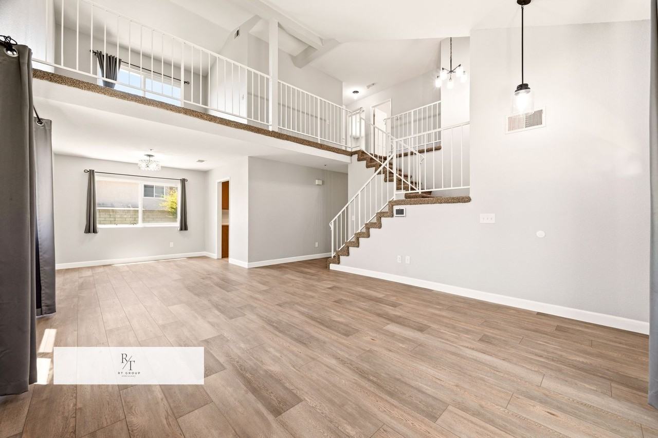 16933 Farwell St - Photo 6 of 30