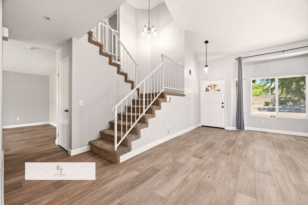 16933 Farwell St - Photo 7 of 30