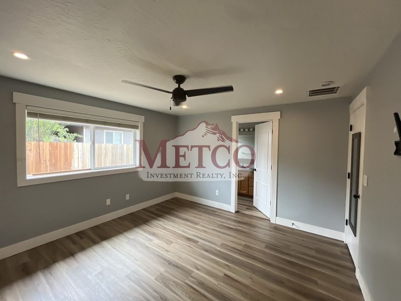 536 Creswood Dr - Photo 4 of 11