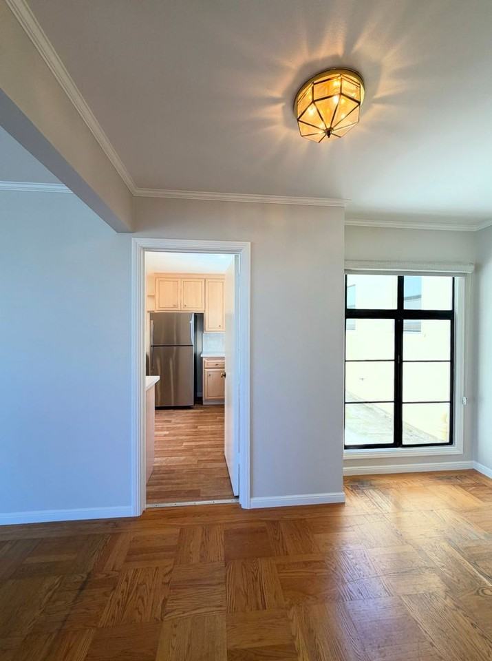 955 Lawton St - Photo 2 of 41