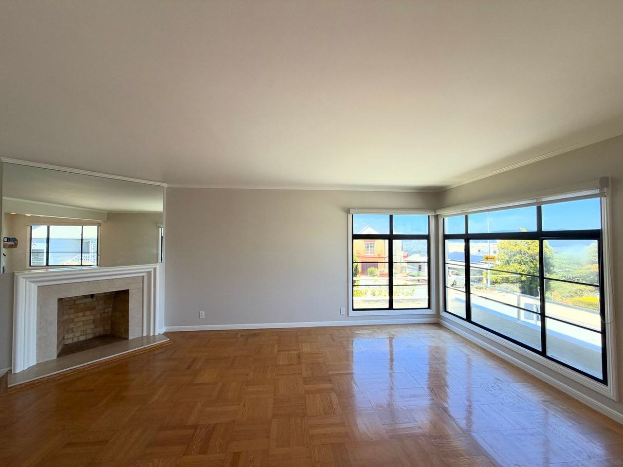 955 Lawton St - Photo 4 of 41