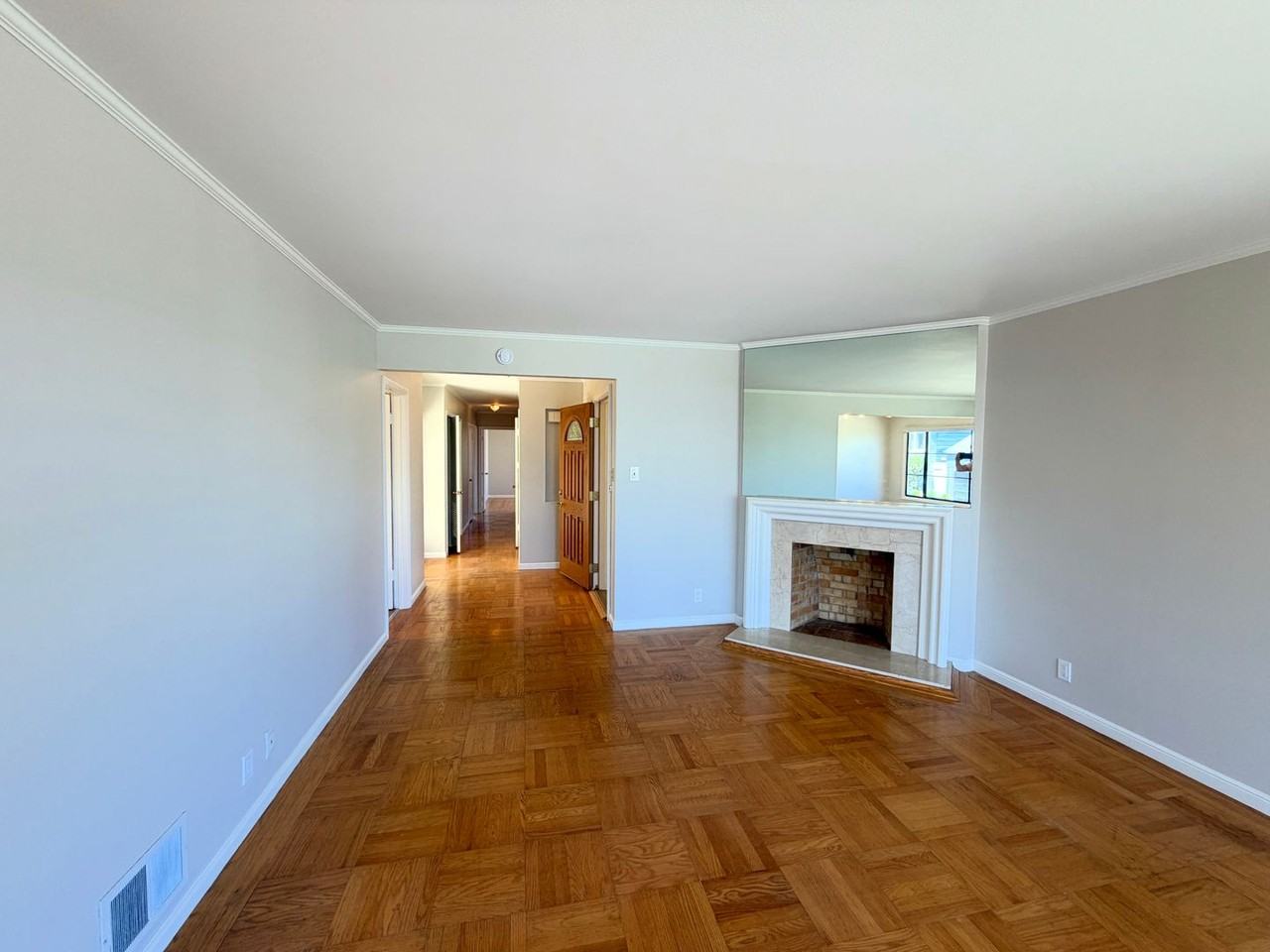 955 Lawton St - Photo 6 of 41