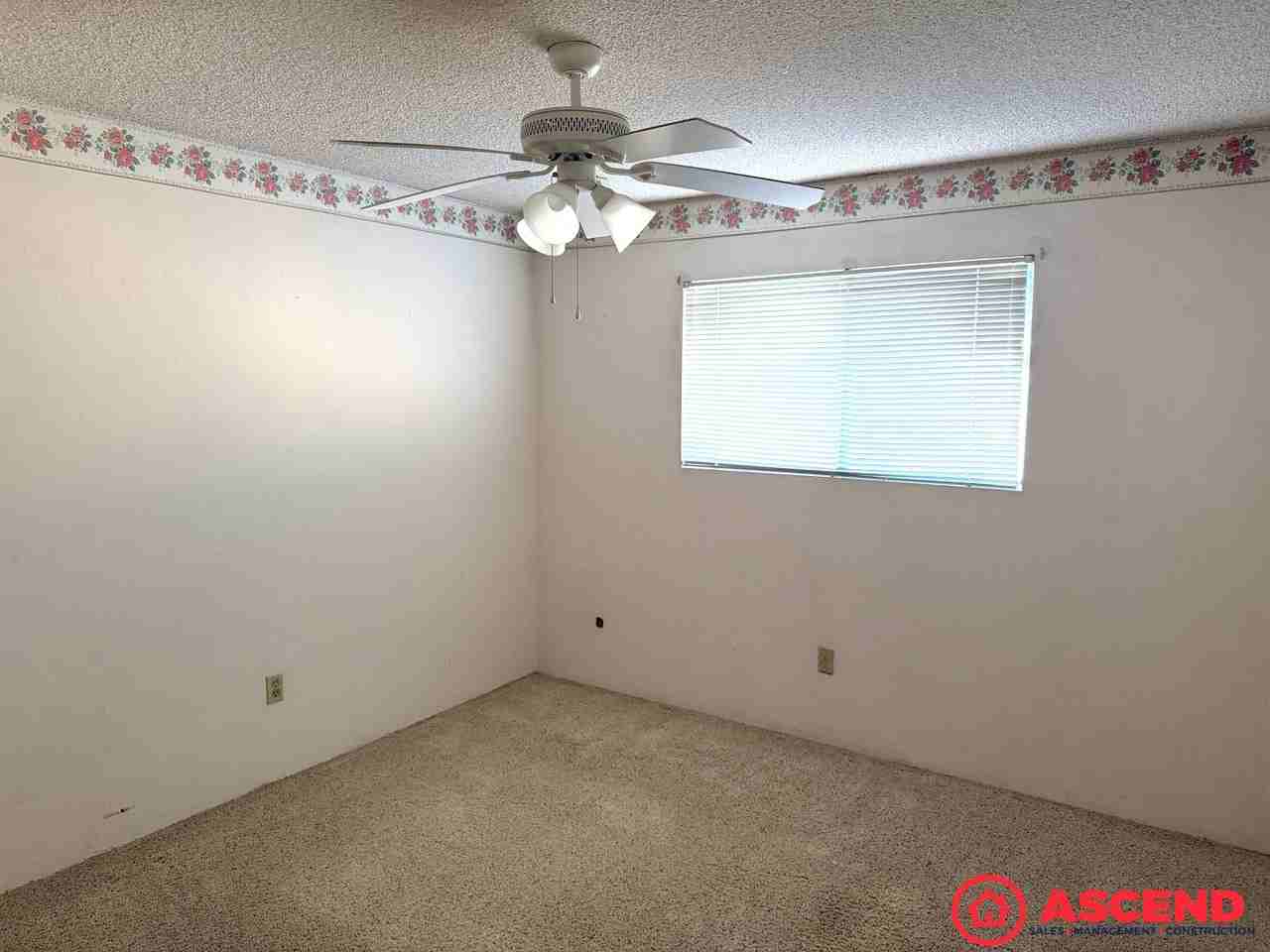 5213 Lowen Ave - Photo 6 of 11