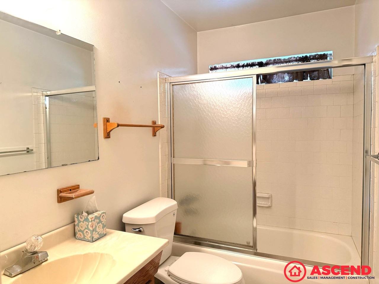 5213 Lowen Ave - Photo 7 of 11