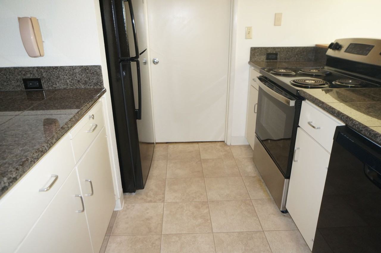 1440 Sw Upland Dr - Photo 5 of 25
