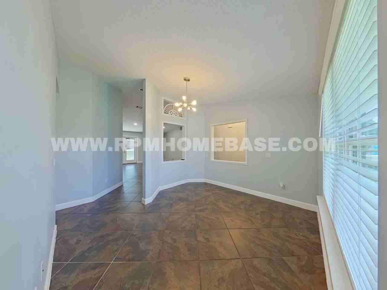 7933 Skyview Blvd - Photo 4 of 21