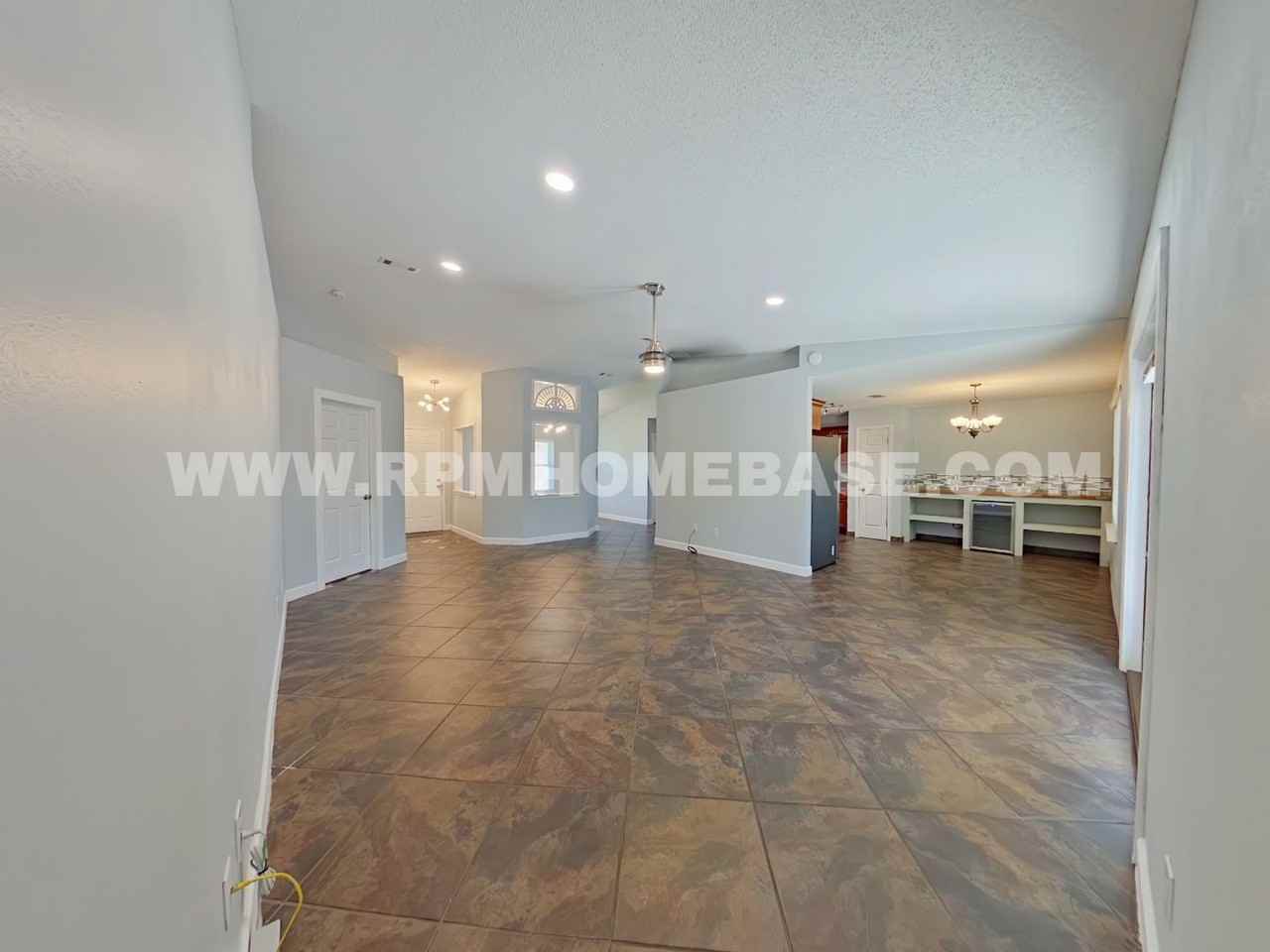 7933 Skyview Blvd - Photo 5 of 21