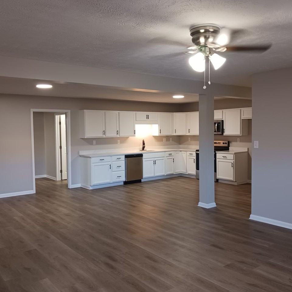 1933 S Eason Blvd - Photo 5 of 28