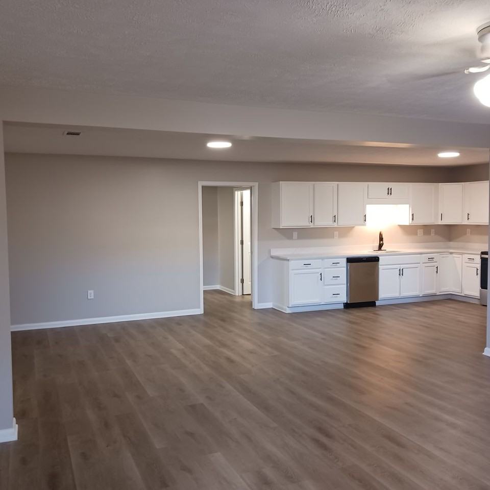 1933 S Eason Blvd - Photo 6 of 28