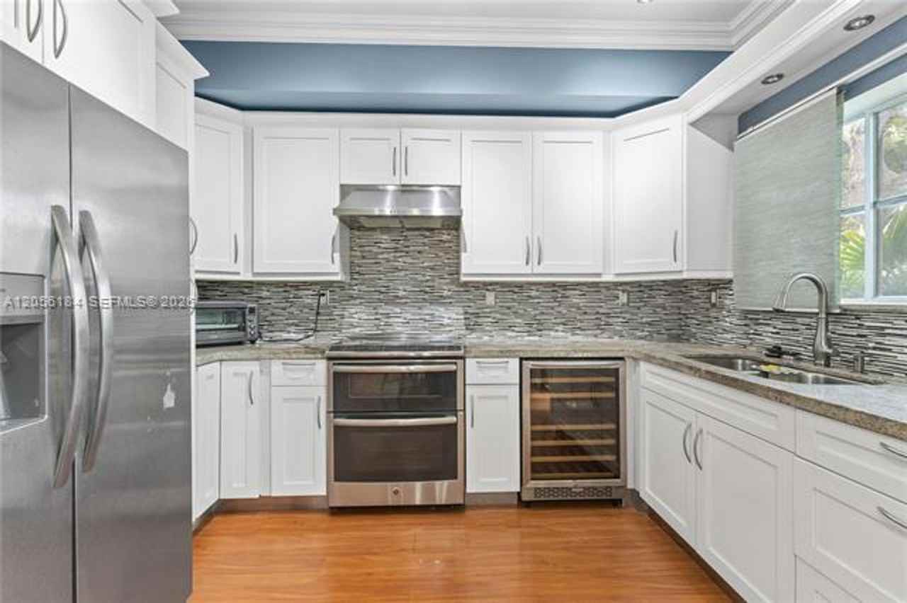 8862 8862 W Flagler St th 8 - Photo 6 of 13