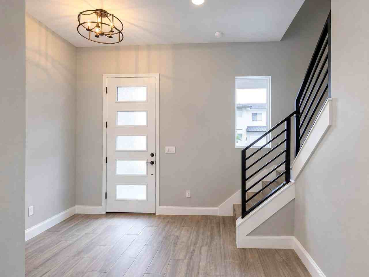 1156 Windjammer Dr - Photo 3 of 27