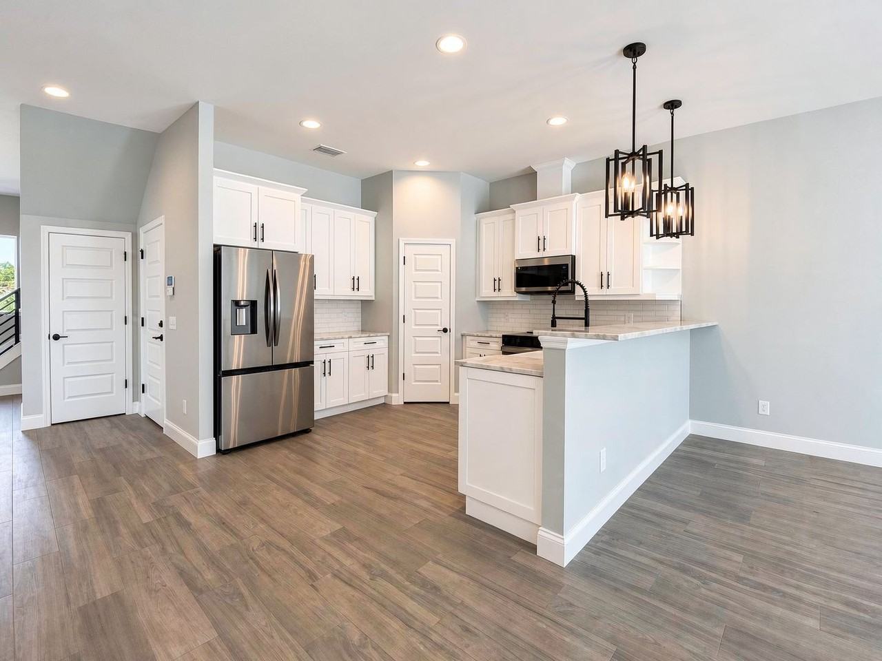 1156 Windjammer Dr - Photo 4 of 27
