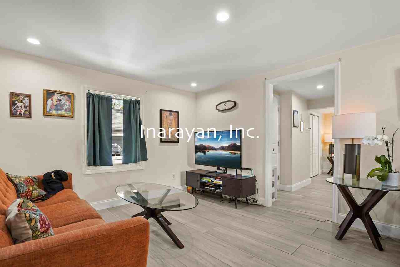 249 Orange Pl - Photo 3 of 9