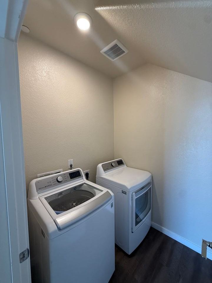 4310 Ocean Ln - Photo 4 of 13