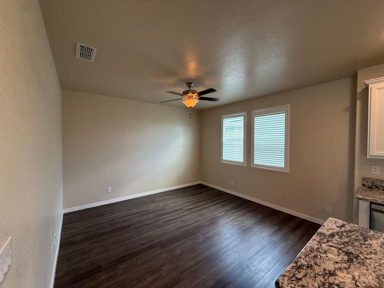 4310 Ocean Ln - Photo 6 of 13