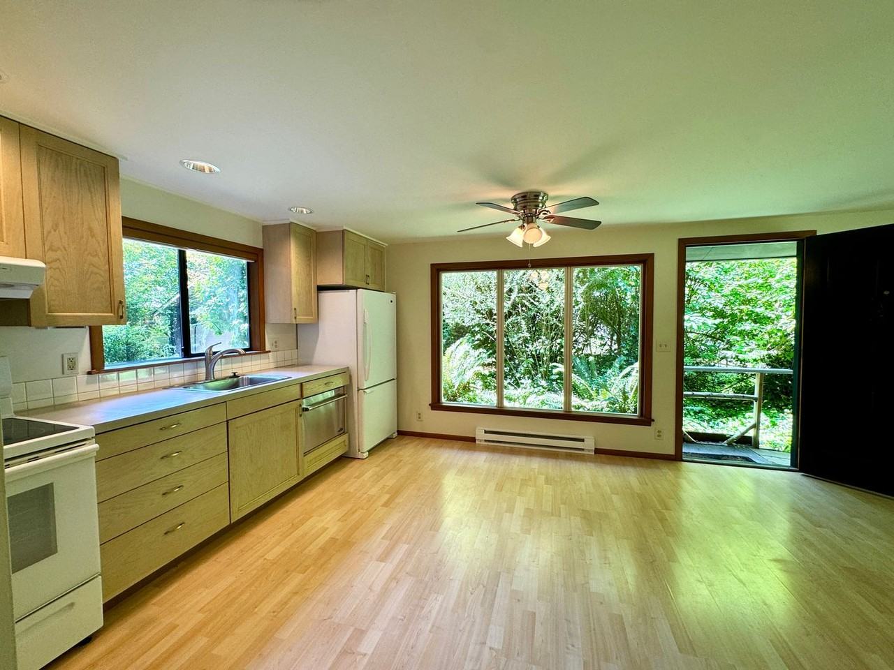13807 Silven Ave Ne #A - Photo 7 of 26
