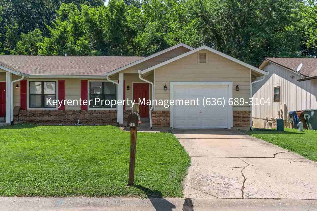 421 Omar Ct - Photo 2 of 37