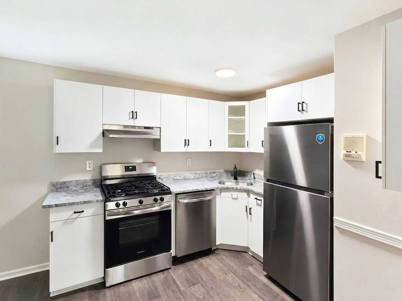 645 W Lowell Ave - Photo 5 of 22