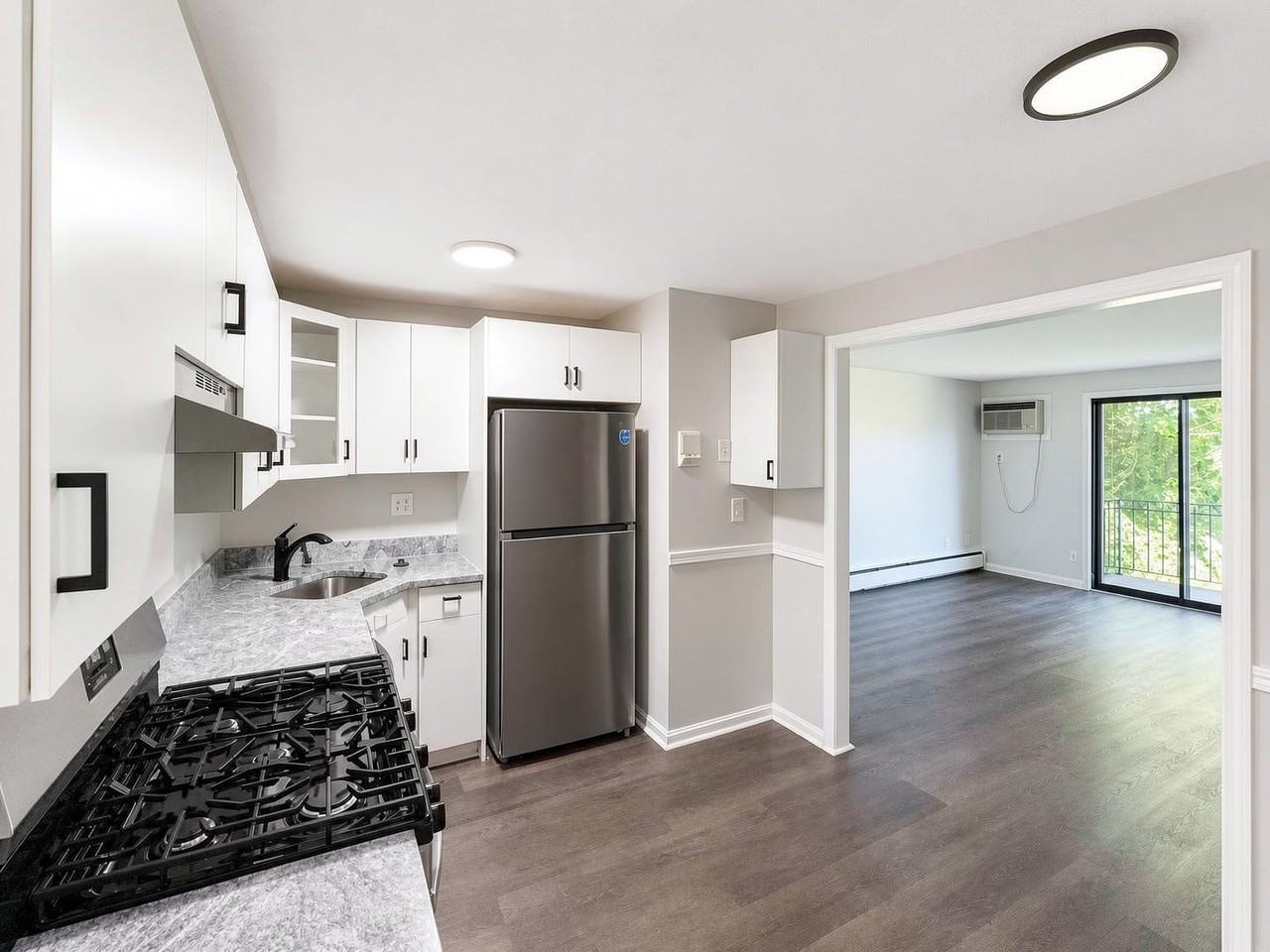 645 W Lowell Ave - Photo 6 of 22
