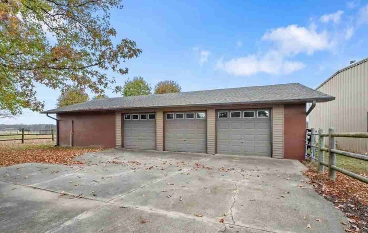 4657 Butterfield Coach Rd - Photo 6 of 30
