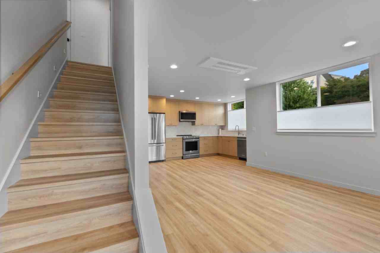 2509 N 42nd St - Photo 5 of 39